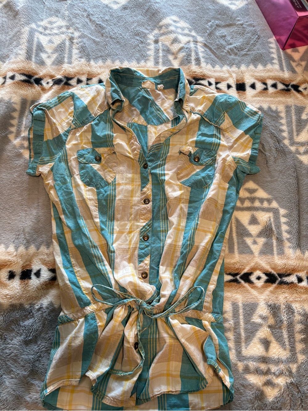 Mudd Plaid Button-Up Shirt in Teal and Yellow
